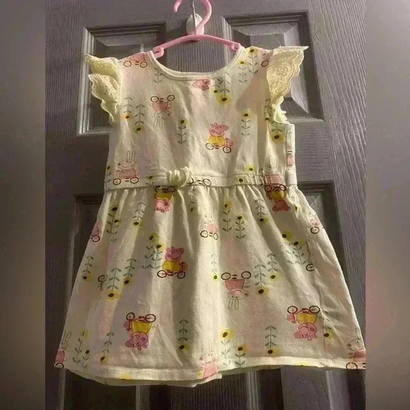 Peppa Pig Other - Peppa Pig dress with eyelet cap sleeves elastic waist in yellow Girls size 4T